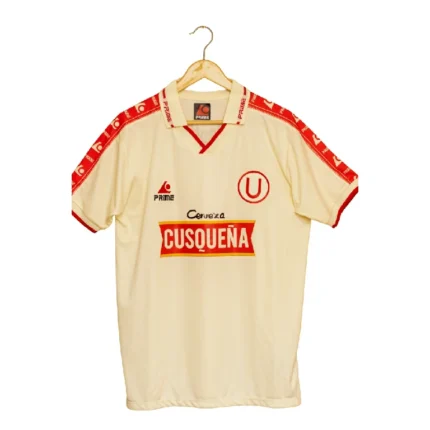 Camiseta UNIVERSITARIO 2000